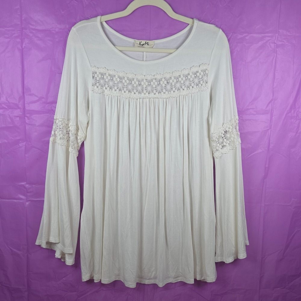 Kye Mi Crochet Lace Bell Sleeve Top White Medium Boho Babydoll